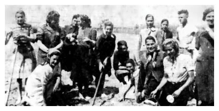 ryk421.jpg  A group of Jewish women at forced labour during the Nazi occupation in Ryki  [25 KB]