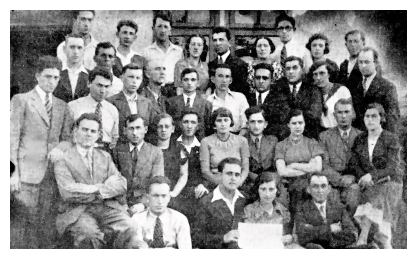 Zag 114.jpg [31 KB] - Group of activist Labor Zionists in Dabrowa
