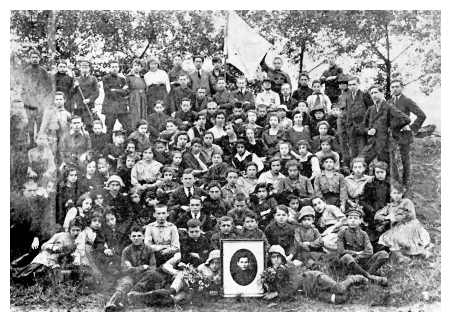 Zag137.jpg [33 KB] - Group from "Hashomer Haza'ir", 1920