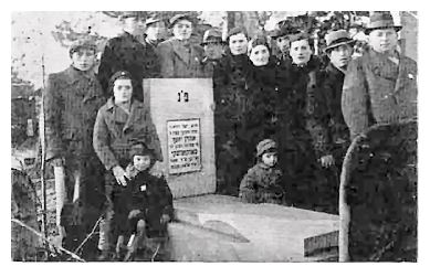 zgi653.jpg The Borkowski-Baruch family [25 KB]